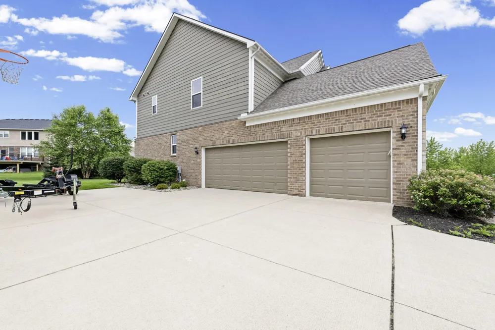 5887 Strawberry Circle Commerce Charter Township, MI 48382