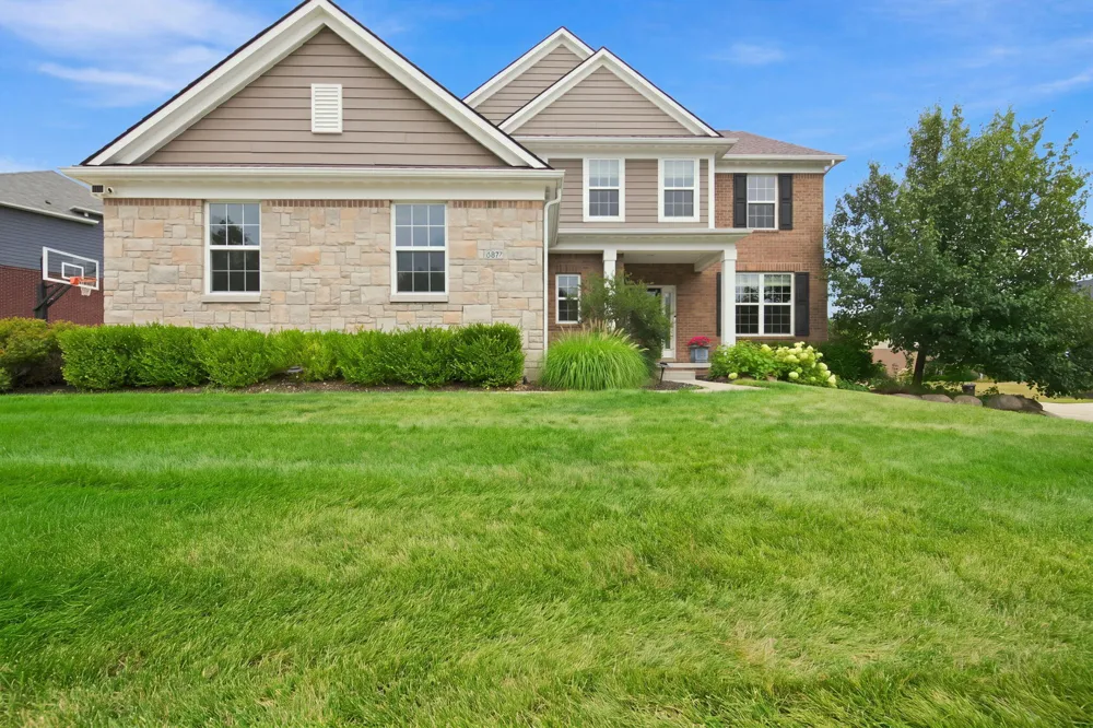 5887 Strawberry Circle Commerce Charter Township, MI 48382