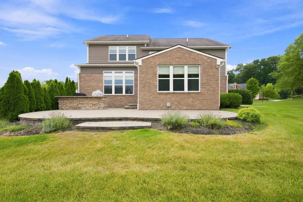 5887 Strawberry Circle Commerce Charter Township, MI 48382