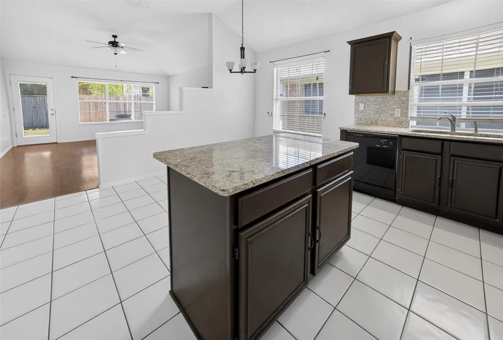 1025 Highland Station Drive Saginaw, TX 76131