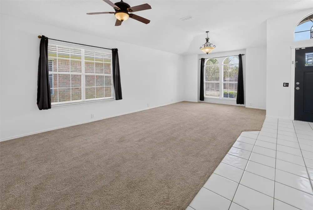 1025 Highland Station Drive Saginaw, TX 76131