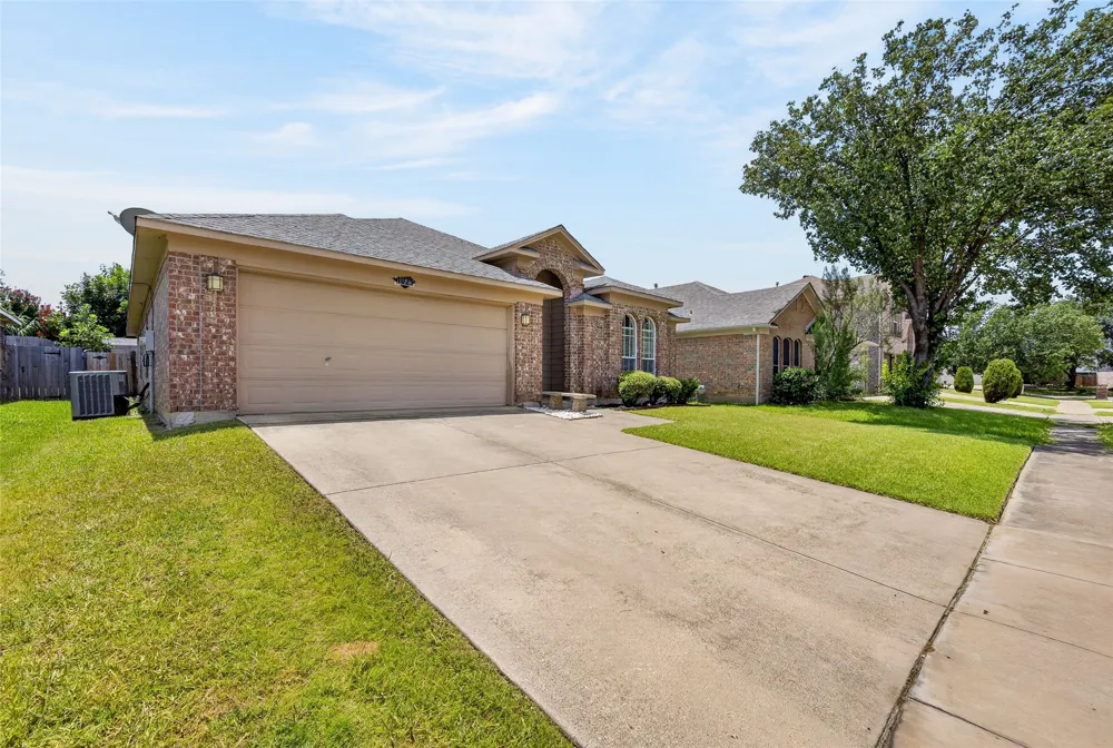 1025 Highland Station Drive Saginaw, TX 76131