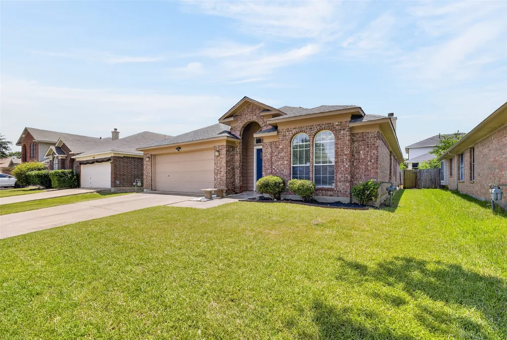 1025 Highland Station Drive Saginaw, TX 76131