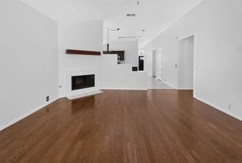 1025 Highland Station Drive Saginaw, TX 76131