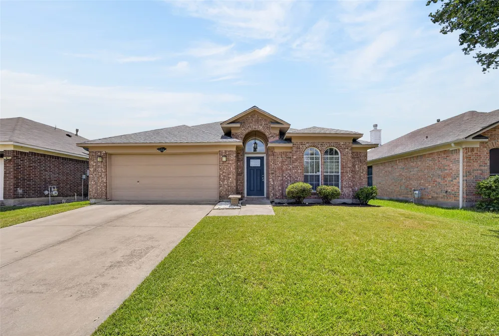 1025 Highland Station Drive Saginaw, TX 76131