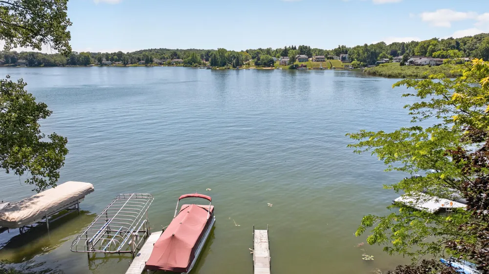 11241 Almon Point Jerome, MI 49249