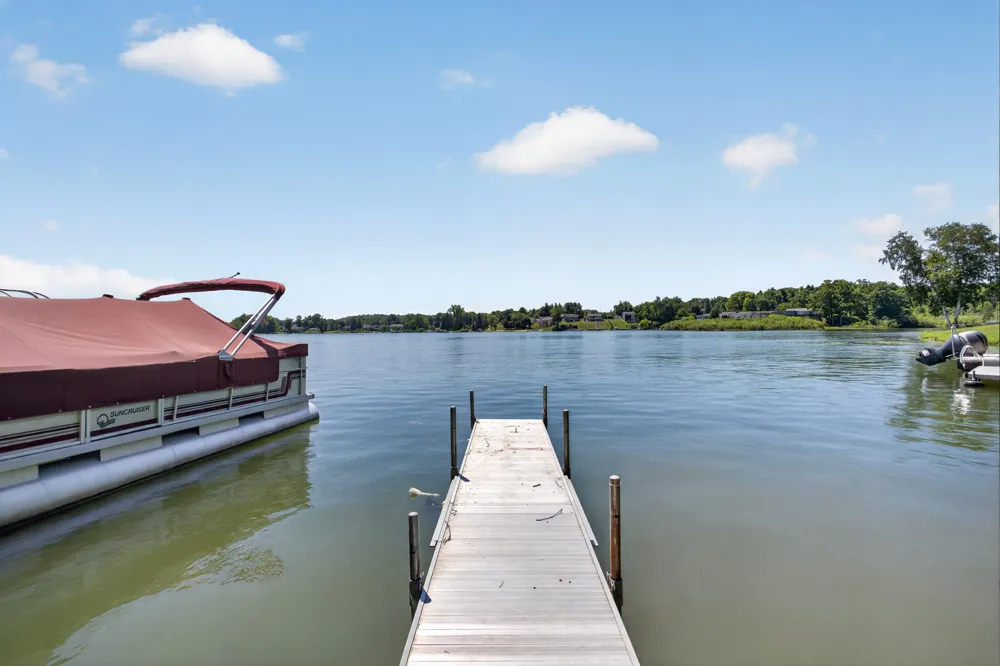 11241 Almon Point Jerome, MI 49249