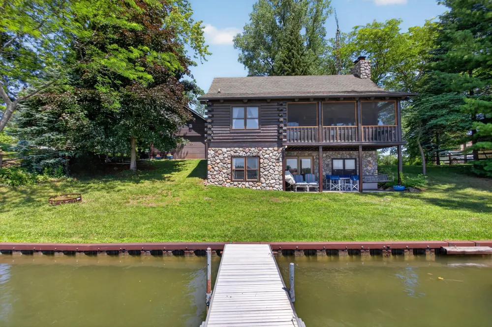 11241 Almon Point Jerome, MI 49249
