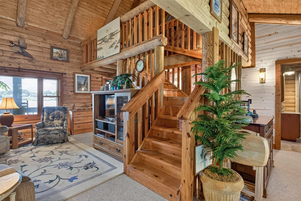 11241 Almon Point Jerome, MI 49249