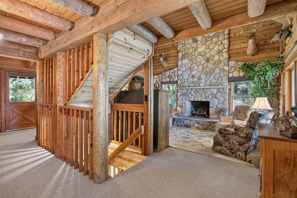 11241 Almon Point Jerome, MI 49249
