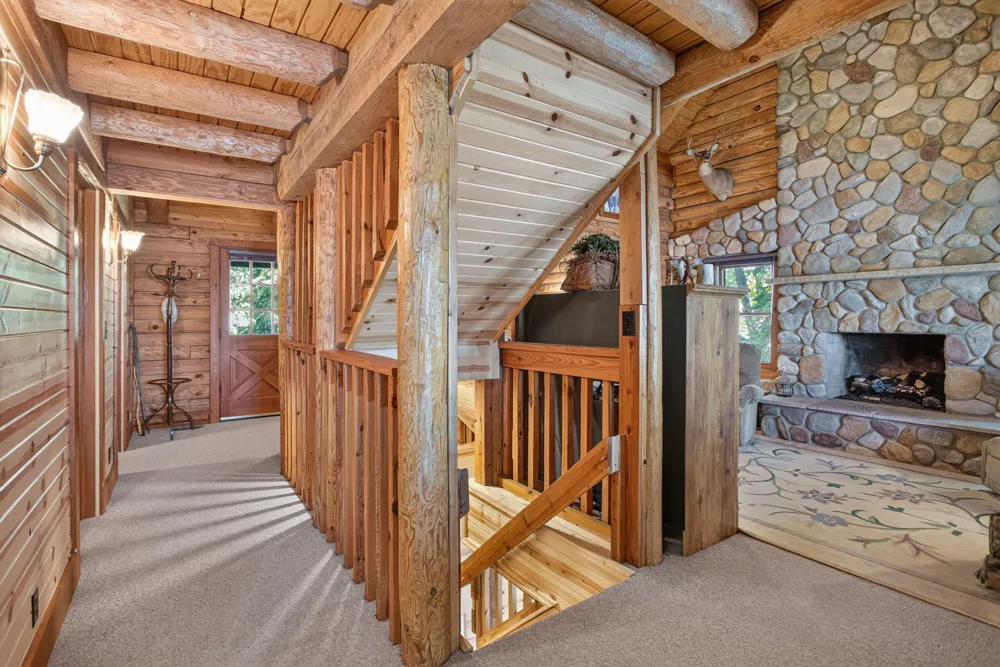 11241 Almon Point Jerome, MI 49249