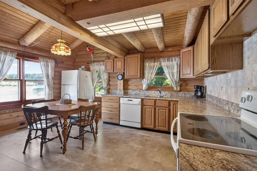 11241 Almon Point Jerome, MI 49249