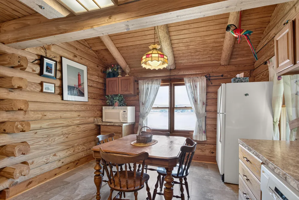 11241 Almon Point Jerome, MI 49249