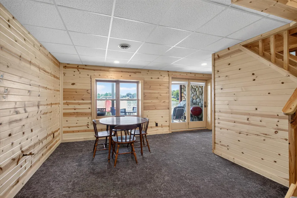 11241 Almon Point Jerome, MI 49249