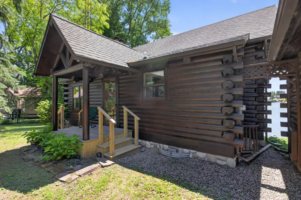 11241 Almon Point Jerome, MI 49249