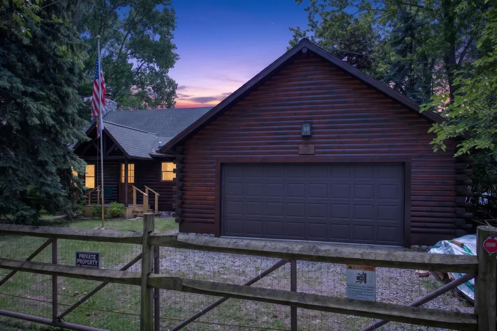 11241 Almon Point Jerome, MI 49249