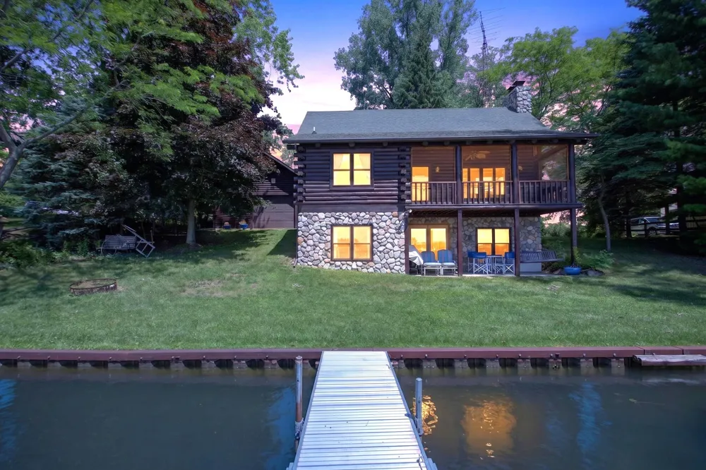 11241 Almon Point Jerome, MI 49249