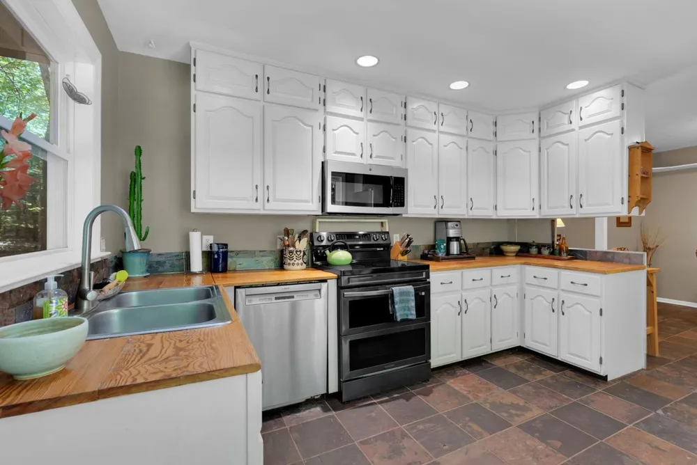 1637 Clifftops Ave Monteagle, TN 37356