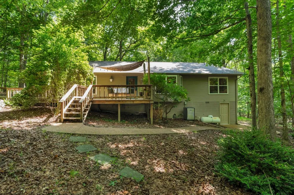 1637 Clifftops Ave Monteagle, TN 37356
