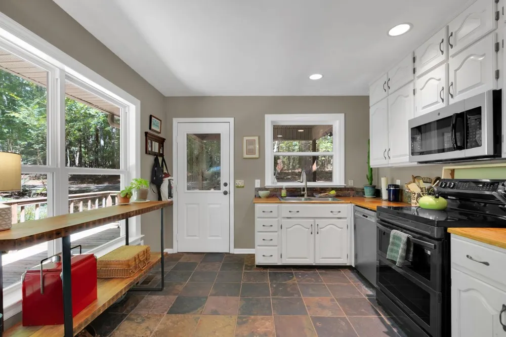 1637 Clifftops Ave Monteagle, TN 37356
