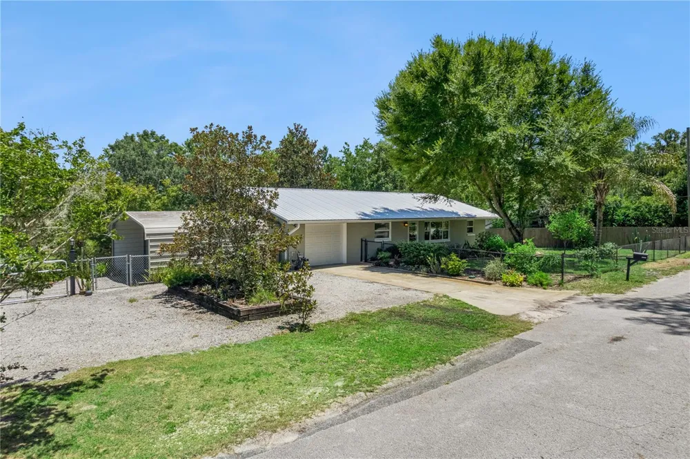 37400 SAINT LOUIS AVENUE Umatilla, FL 32784