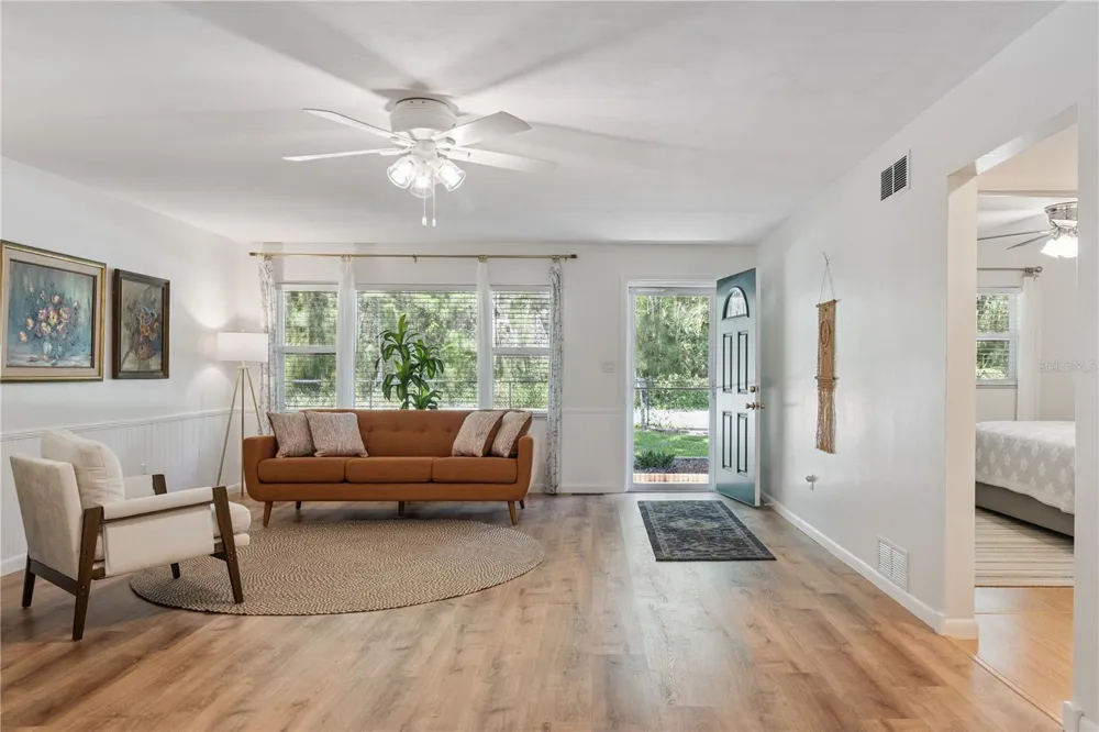 37400 SAINT LOUIS AVENUE Umatilla, FL 32784
