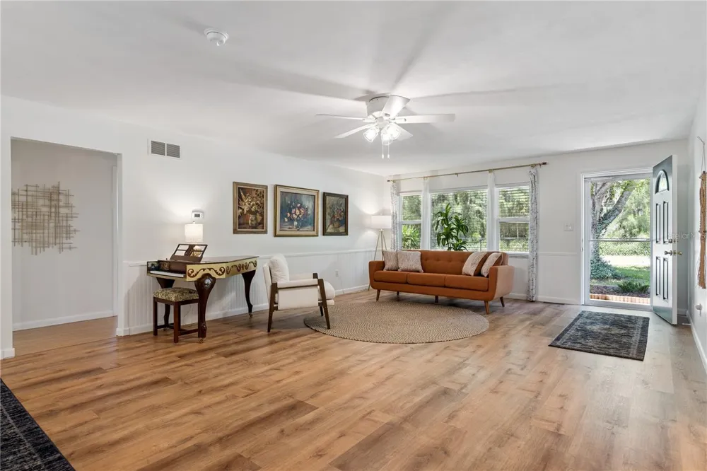 37400 SAINT LOUIS AVENUE Umatilla, FL 32784