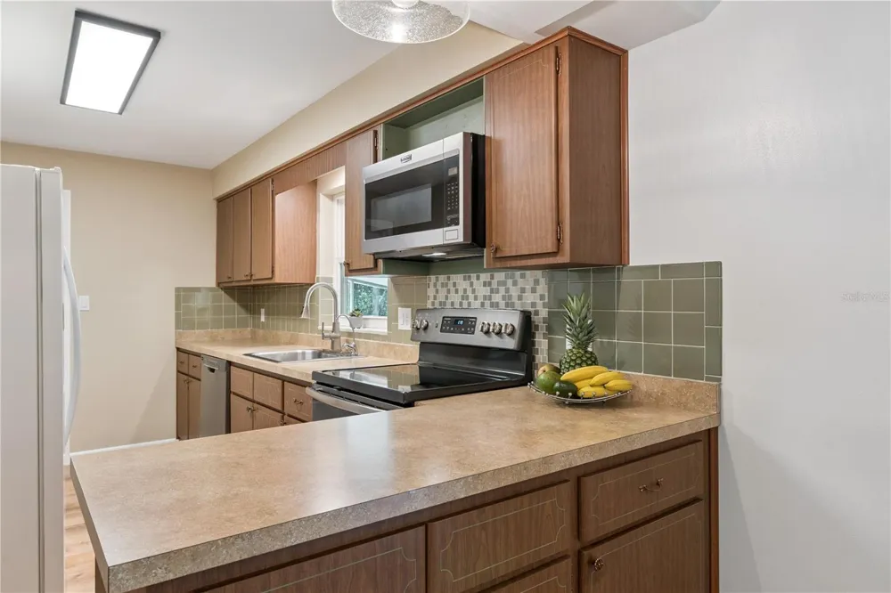 37400 SAINT LOUIS AVENUE Umatilla, FL 32784