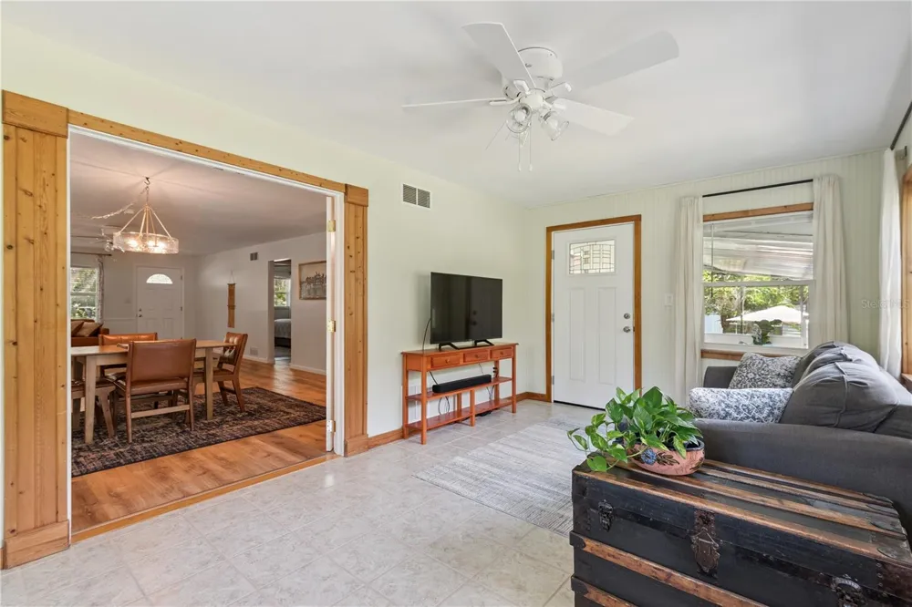 37400 SAINT LOUIS AVENUE Umatilla, FL 32784