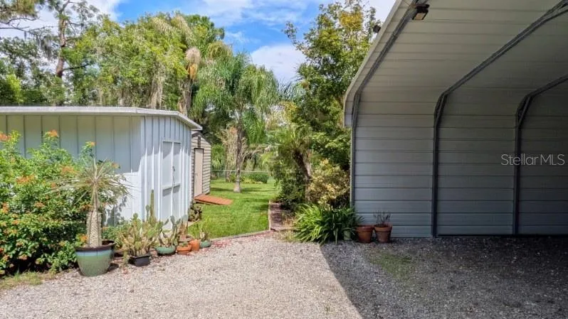 37400 SAINT LOUIS AVENUE Umatilla, FL 32784