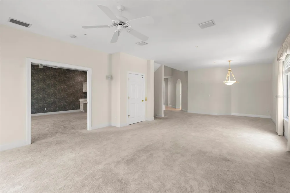 3954 HAMILTON CLUB CIRCLE #14 Sarasota, FL 34242