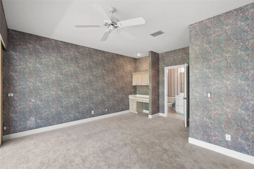 3954 HAMILTON CLUB CIRCLE #14 Sarasota, FL 34242