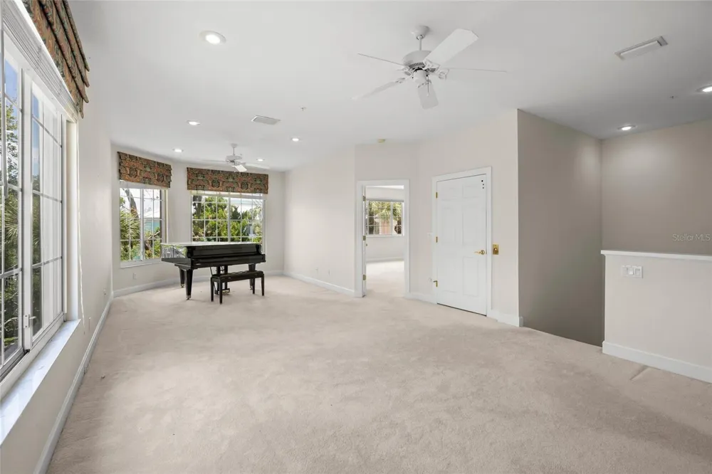 3954 HAMILTON CLUB CIRCLE #14 Sarasota, FL 34242