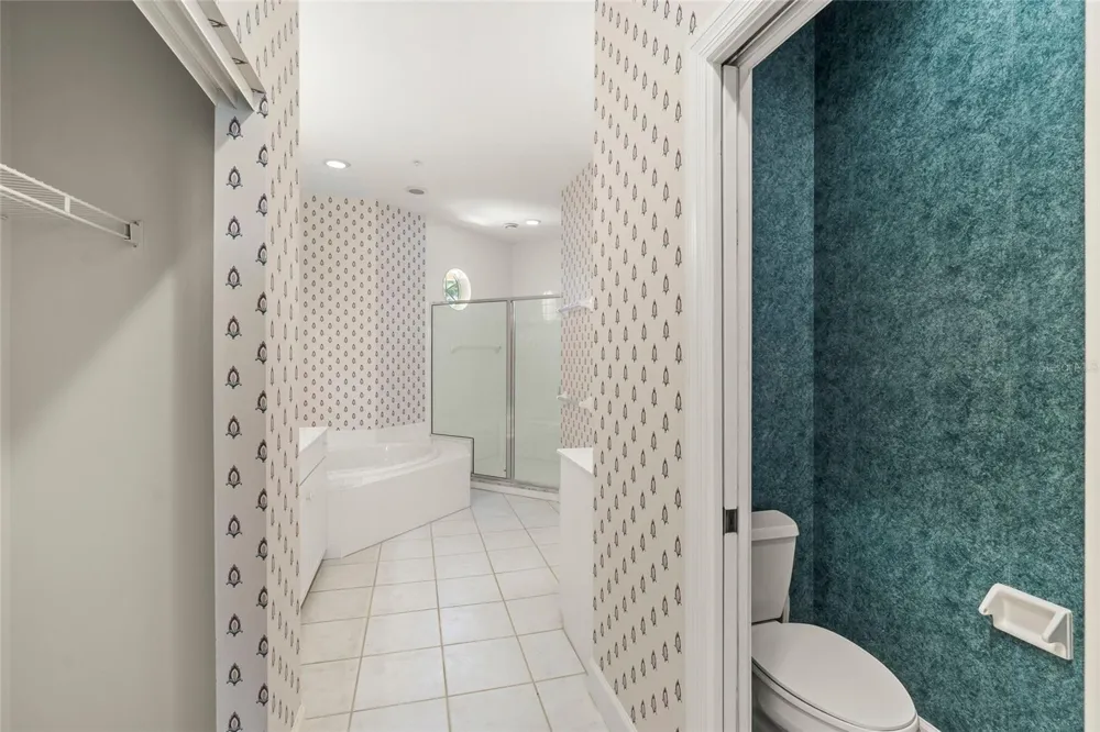 3954 HAMILTON CLUB CIRCLE #14 Sarasota, FL 34242