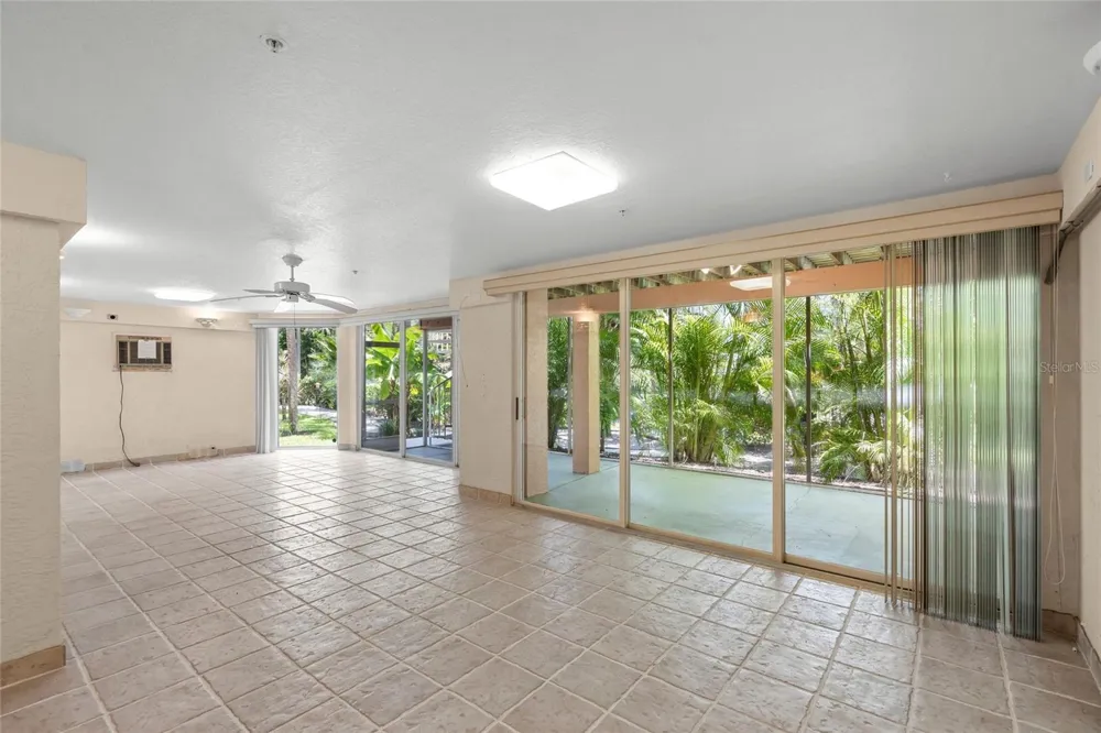 3954 HAMILTON CLUB CIRCLE #14 Sarasota, FL 34242