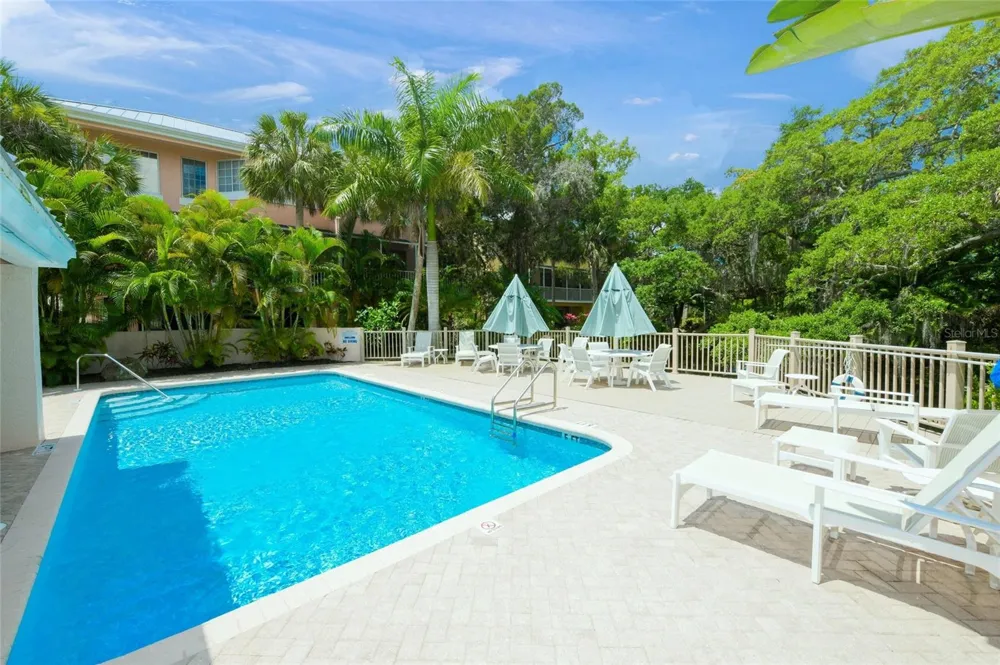 3954 HAMILTON CLUB CIRCLE #14 Sarasota, FL 34242