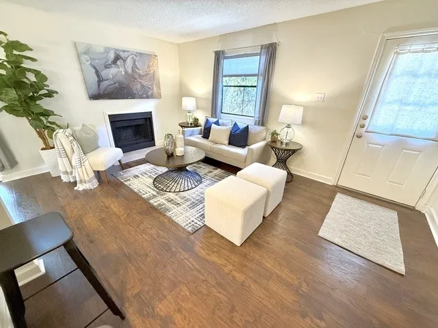 900 Taulbee Lane #106 Austin, TX 78757
