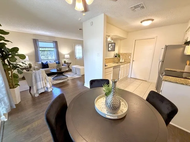 900 Taulbee Lane #106 Austin, TX 78757