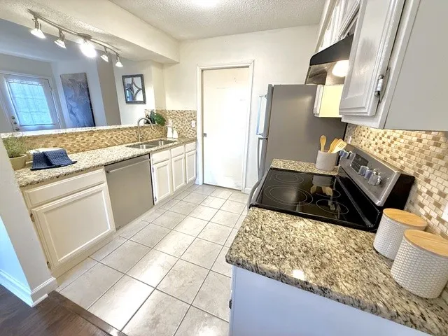 900 Taulbee Lane #106 Austin, TX 78757