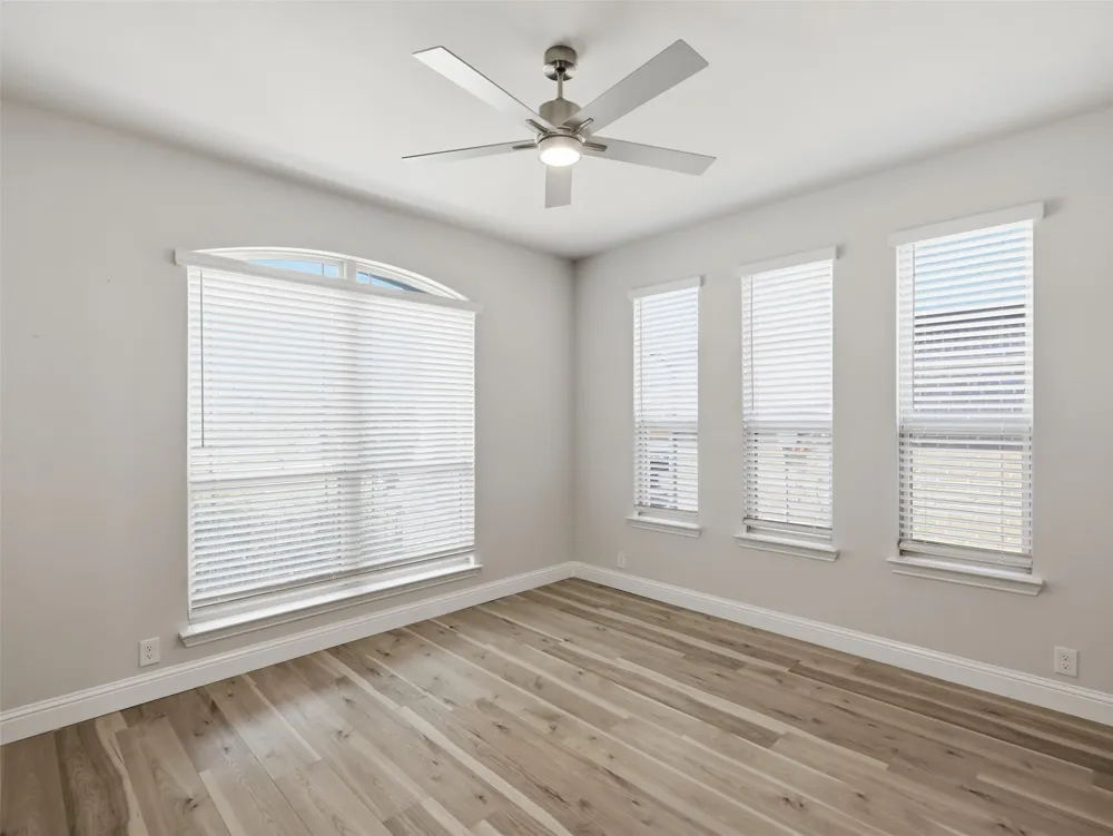 201 Sweetwater Drive Commerce, TX 75428
