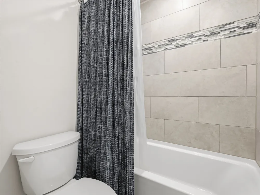 201 Sweetwater Drive Commerce, TX 75428