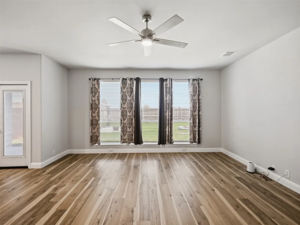 201 Sweetwater Drive Commerce, TX 75428