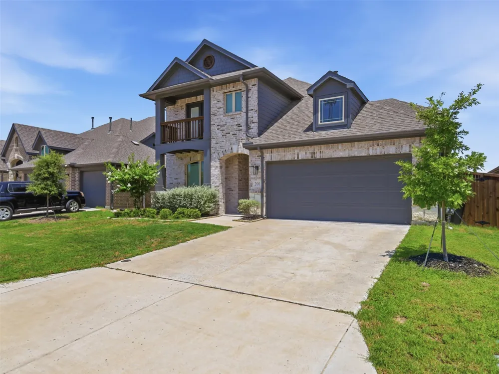 201 Sweetwater Drive Commerce, TX 75428