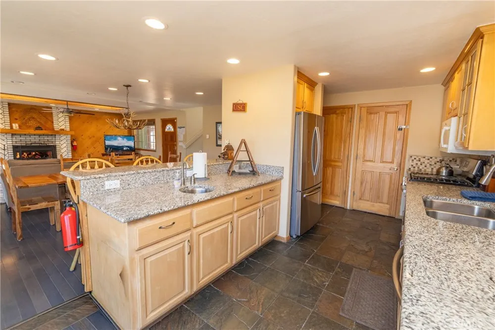 40314 Lakeview Big Bear Lake, CA 92315