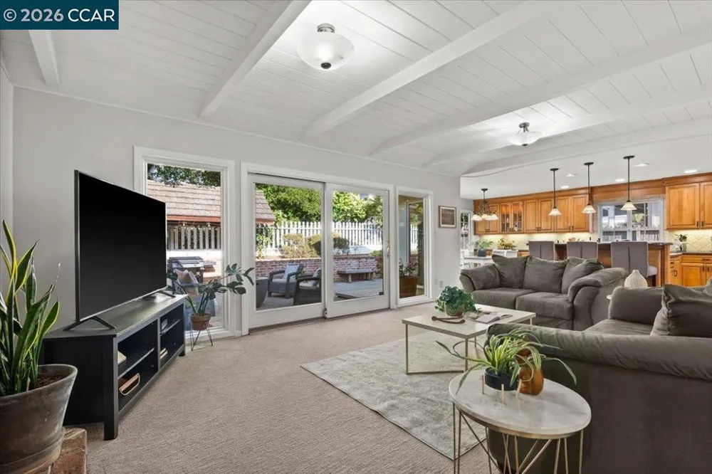 114 Combs Ln Vallejo, CA 94590