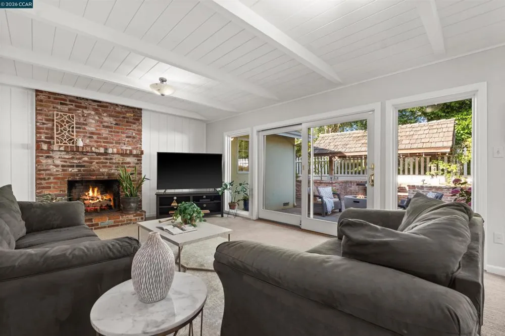 114 Combs Ln Vallejo, CA 94590