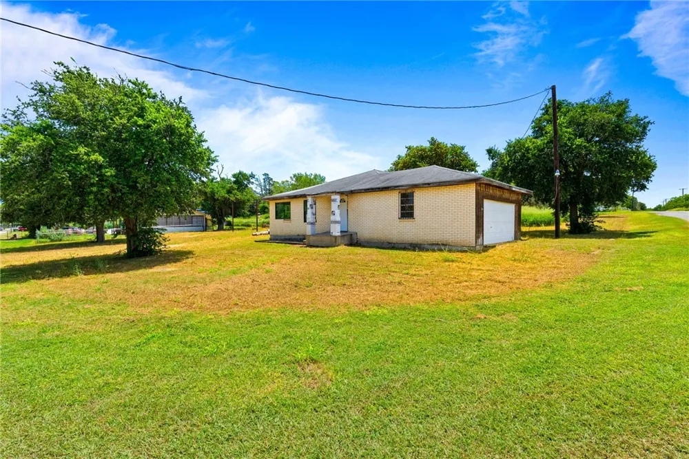 133 Lake Street Mathis, TX 78368