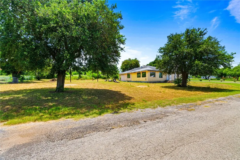 133 Lake Street Mathis, TX 78368