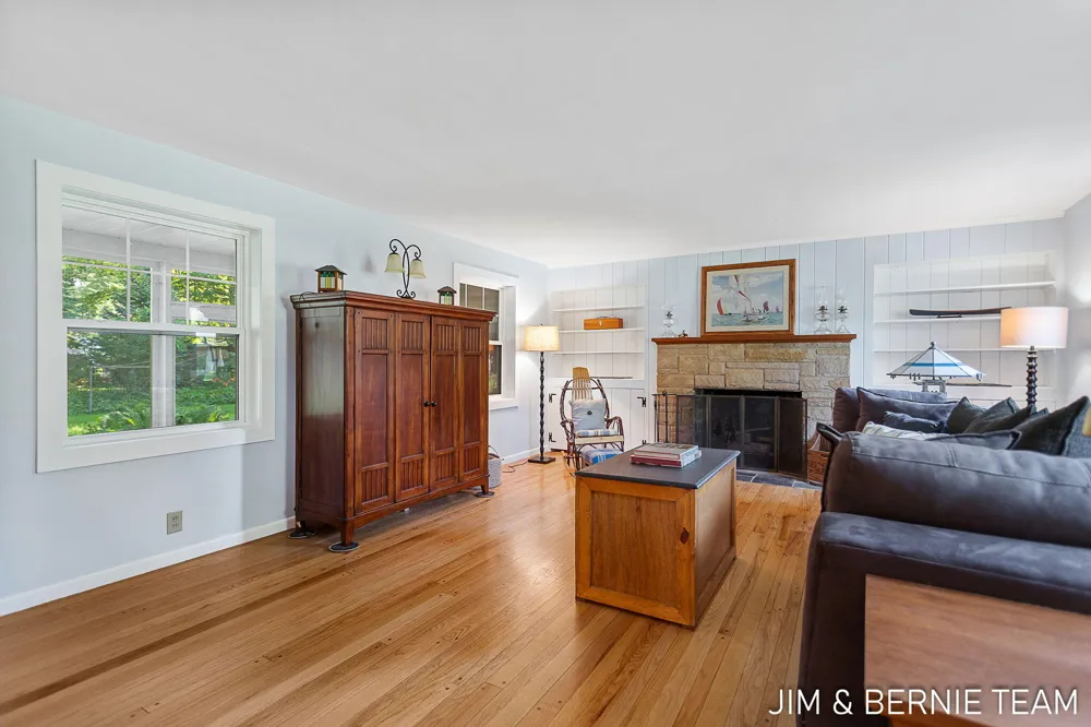 131 E 31st Street Holland, MI 49423