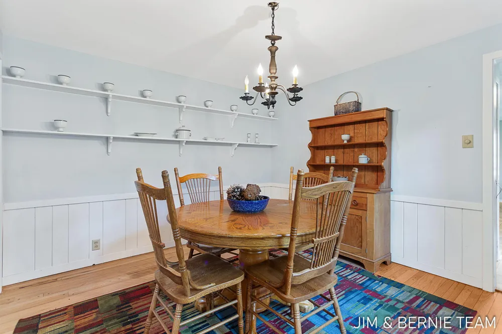 131 E 31st Street Holland, MI 49423